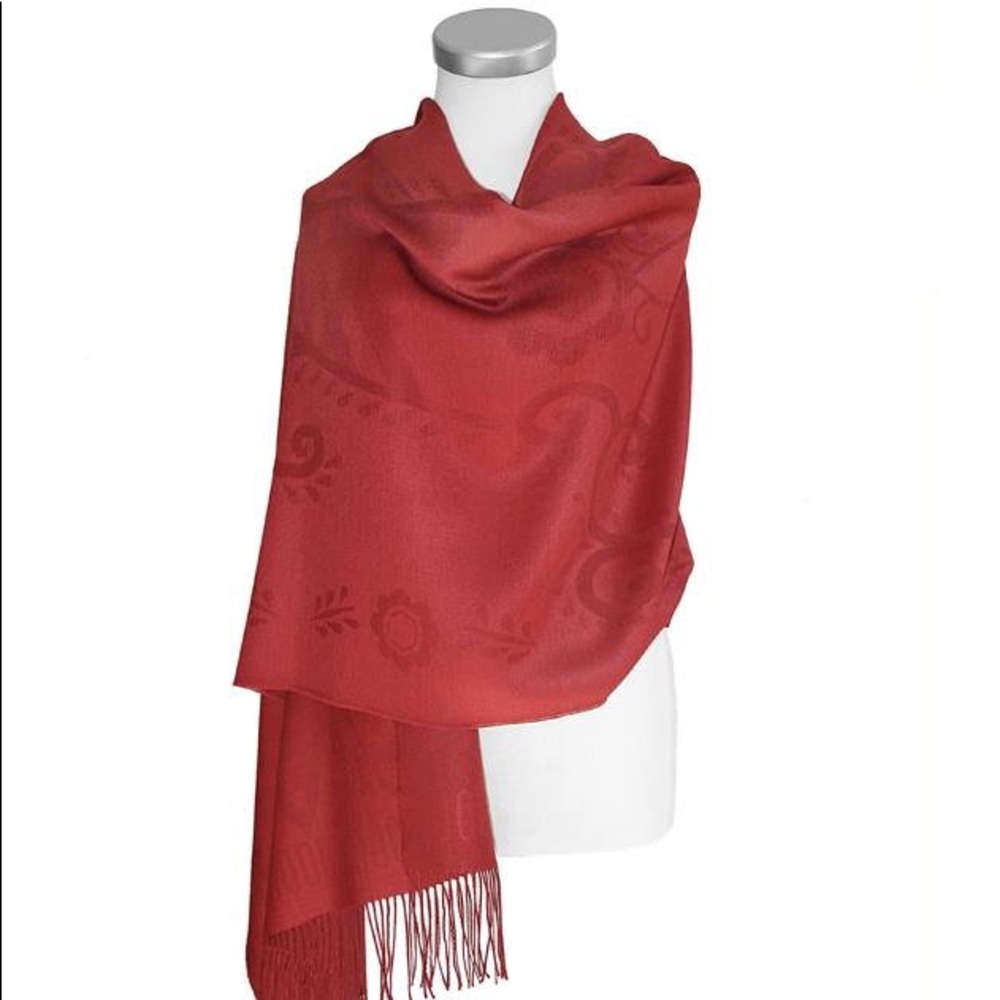 Beautiful Flower Shawl. Made in Peru.
